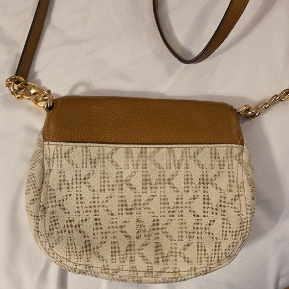 Michael Kors Tan and Cream Crossbody Bag - Picture 3 of 7